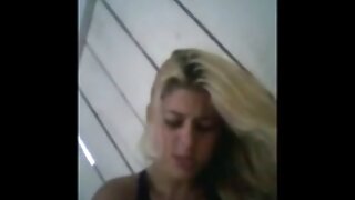 גמור בפה של כלבה יפה והילדה סקסלצפיה חינם מצצה את הזין לאחר הזיון.